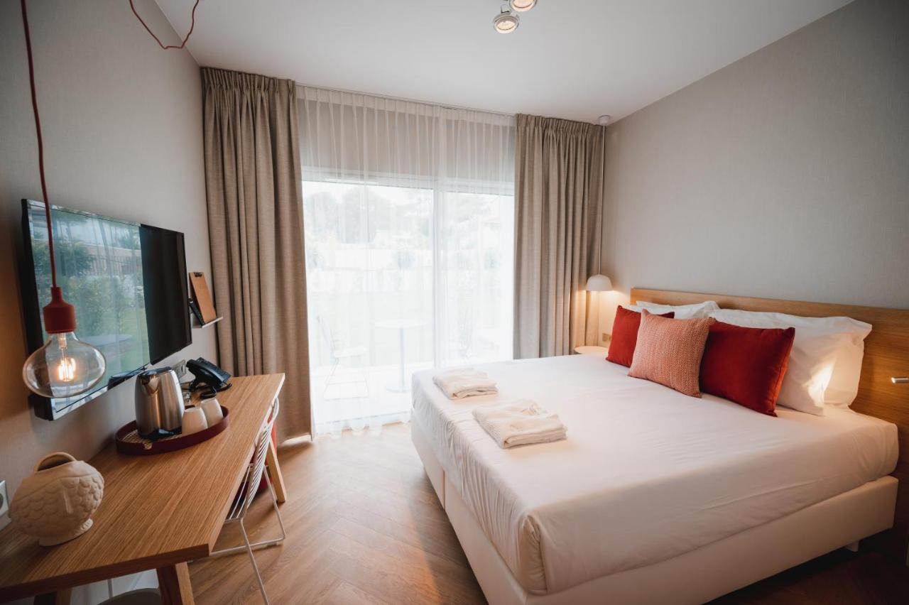 Van Der Valk Hotel Bloom サン・エギュルフ エクステリア 写真