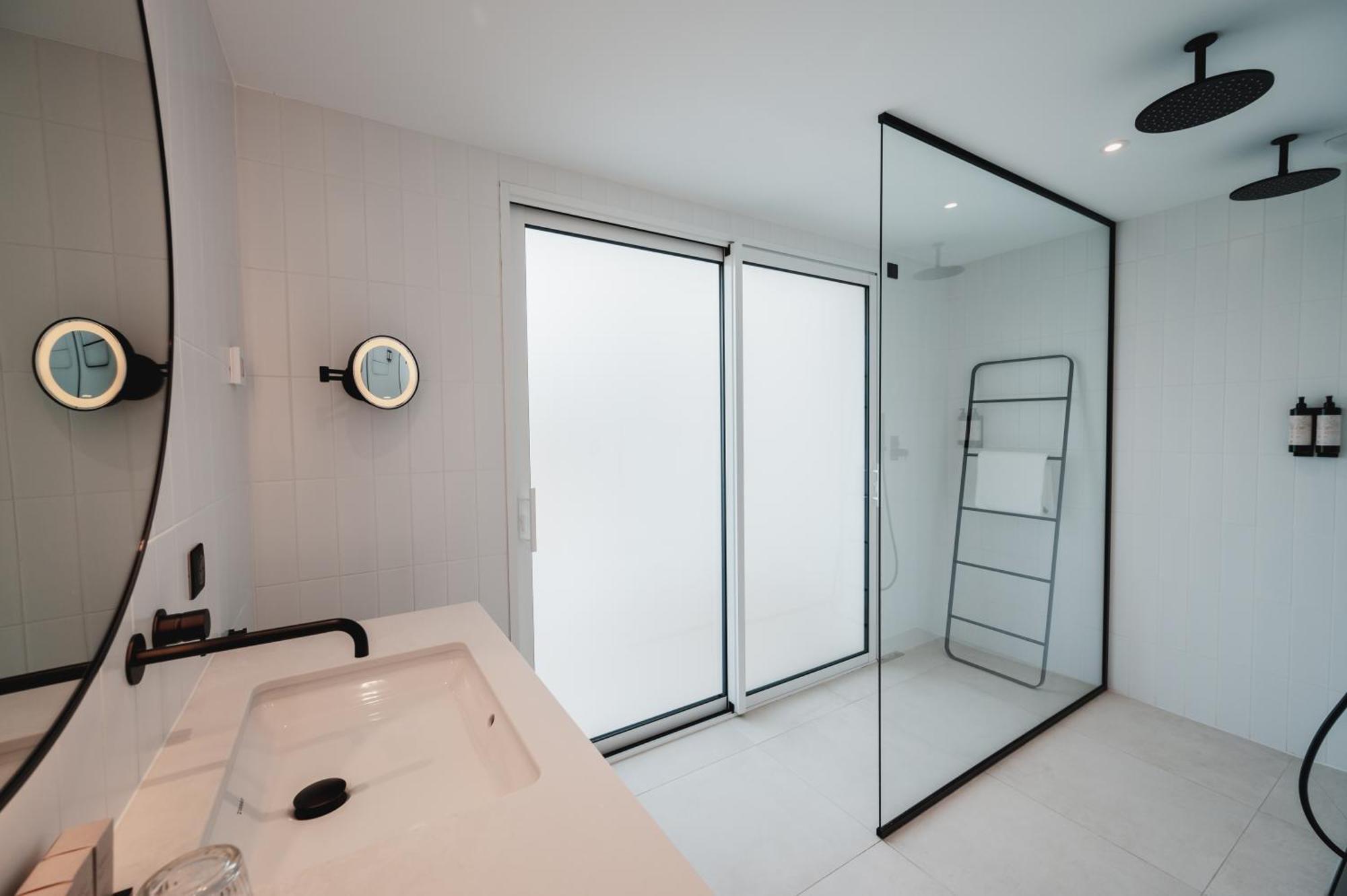 Van Der Valk Hotel Bloom サン・エギュルフ エクステリア 写真